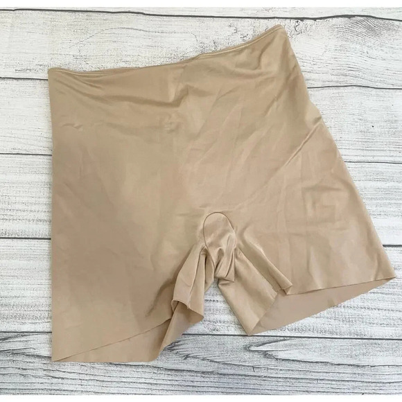 SPANX Camo Lined Slimplicity Slimming Shapewear Shorts - Picture 1 of 6